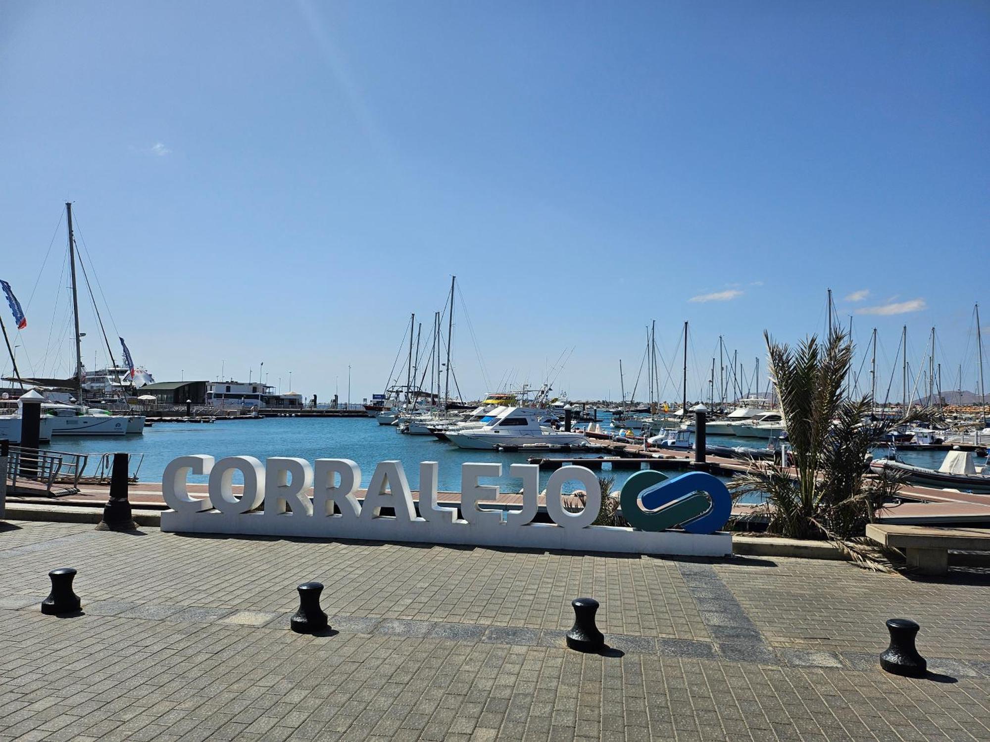 Corralejo Coliving By Amazzzing Travel Hostel Εξωτερικό φωτογραφία