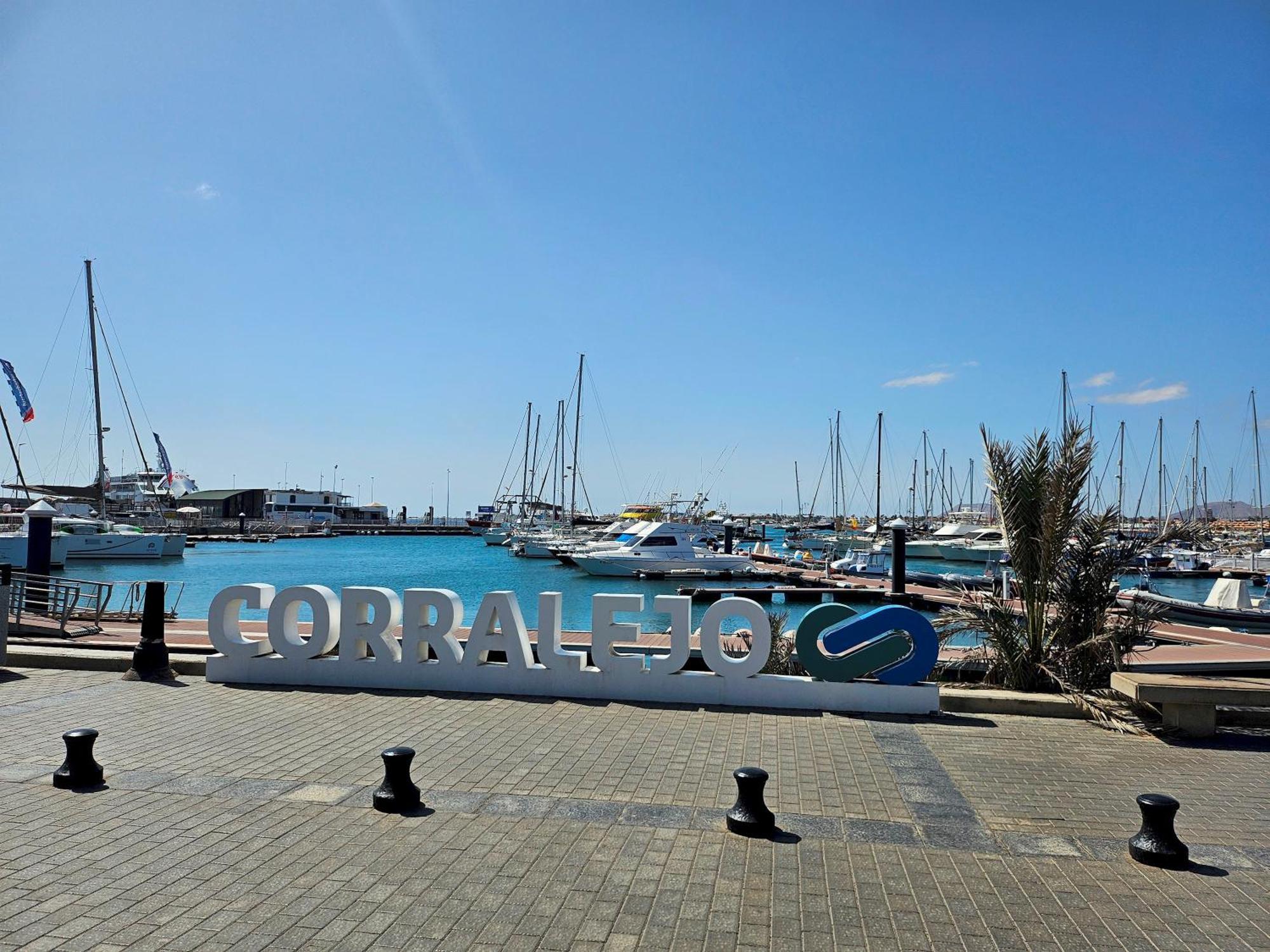 Corralejo Coliving By Amazzzing Travel Hostel Εξωτερικό φωτογραφία